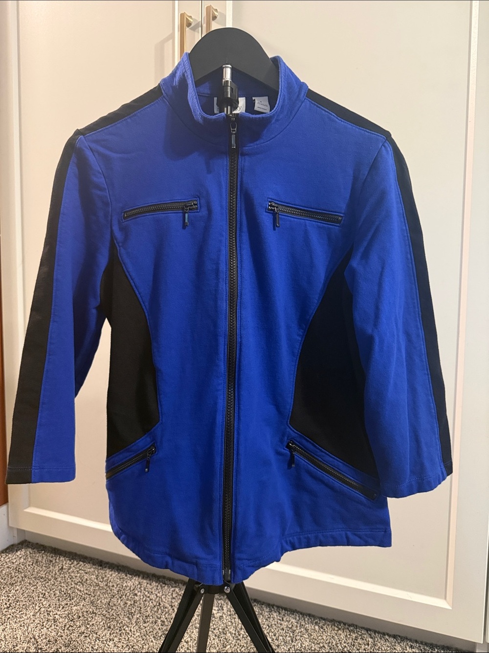 Zenergy by Chico’s Jacket Size 1 (8/10) Blue Black Zip Front Stretch Activewear
